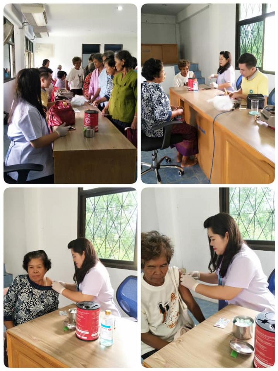 โรงเรียนผู้สูงอายุ...กิจกรรมให้ความรู้เกี่ยวกับการทำCPR เบื้องต้นเพื่อช่วยเหลือผู้ป่วยในยามฉุกเฉินตามด้วยกิจกรรมตรวจสุขภาพและฉีดวัคซีนใหญ่หวัดใหญ่ให้แก่ผู้สูงอายุตำบลลิ้นฟ้า (5 ภาพ)